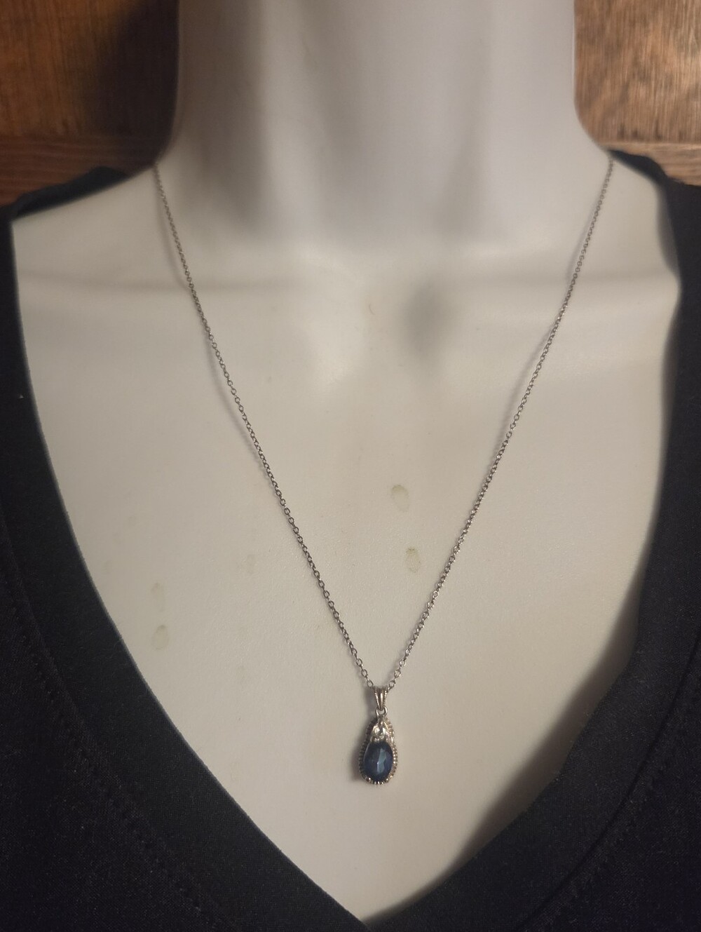 Vintage RJ 925 Sterling Silver Sapphire Pendent & Chain Dainty Luxury 2.2g 20in